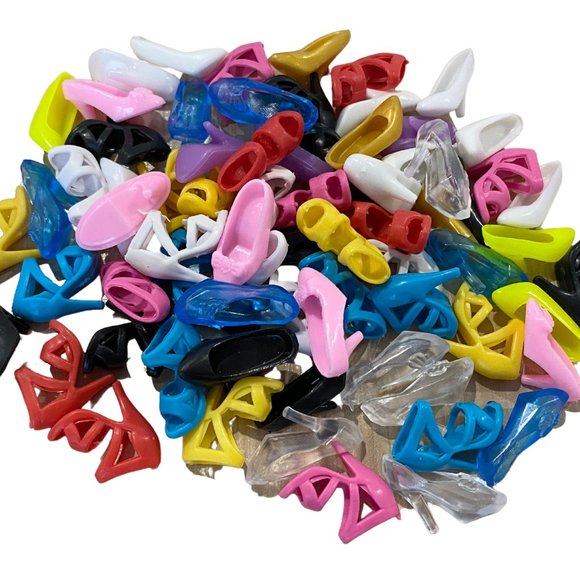 Fashion Doll Shoe Rack w/20 Shoes - Picture 3 of 3